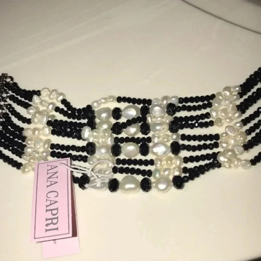🌺🌺Gorgeous Black and white bracelet🌺🌺​